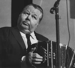 Black and white photo of Aníbal Troilo